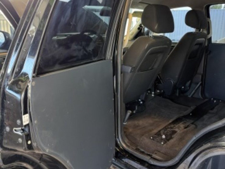 2014-chevrolet-tahoe-image-27