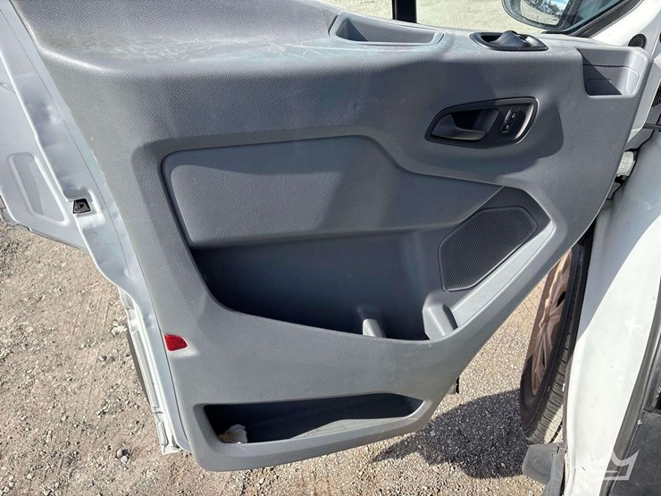 2018-ford-transit-image-10