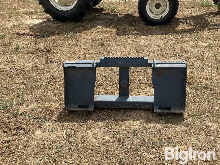 virnig-bale-spear-skid-steer-attachment-image-6