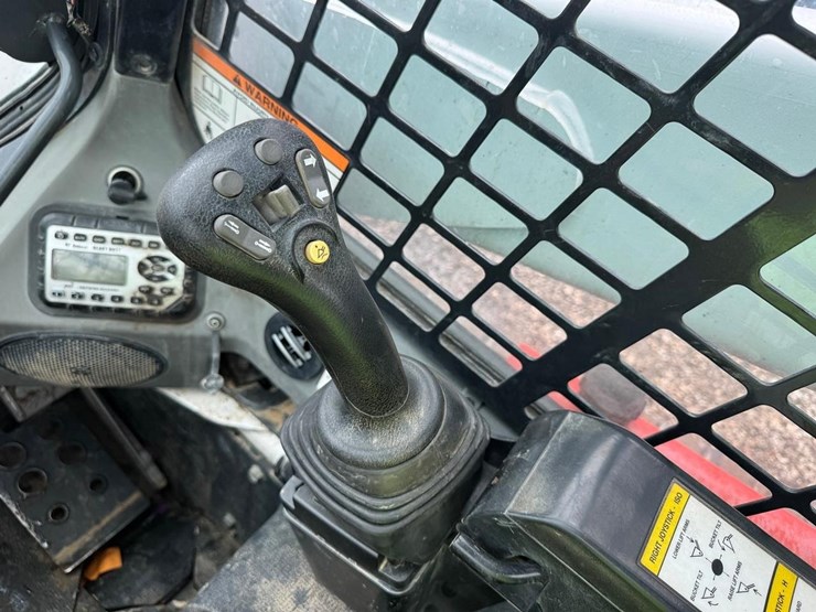 2016-bobcat-t650-image-27
