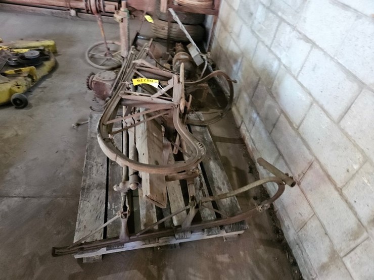#8776-•-antique-sleigh-parts-image-3