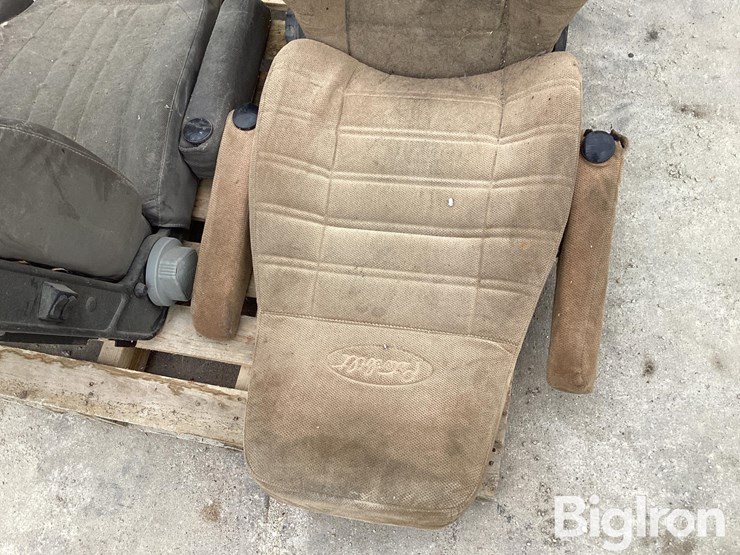 kenworth-box-seat-passenger-side-image-13