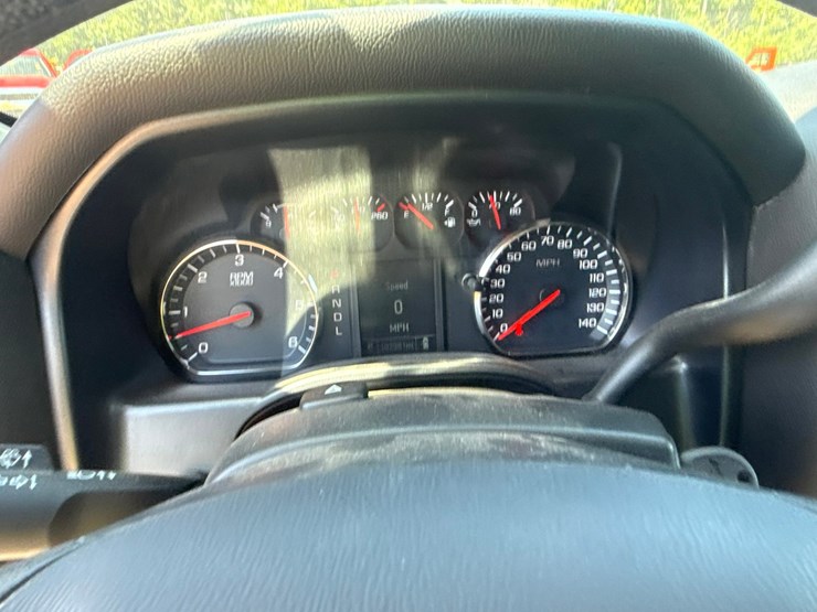 #1395-•-2019-chevrolet-silverado-4x4-pickup-truck-image-46
