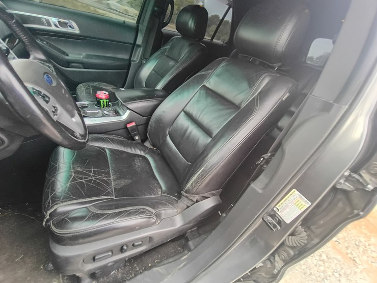 2013-ford-explorer-image-24