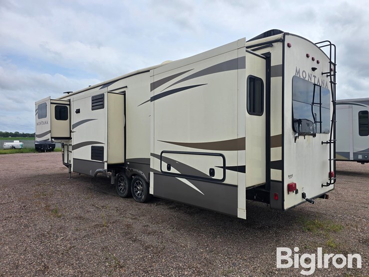 2017-keystone-montana-3730fl-5th-wheel-camper-image-7