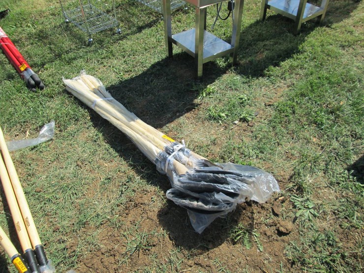 #50164-•-lot-of-(6)-unused-valley-wood-handle-point-shovels-inv#50164-image-1