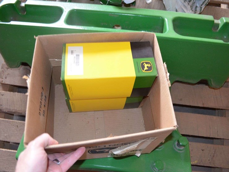 2011-john-deere-r-image-58