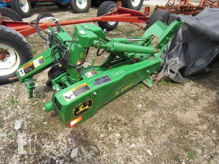 2017-john-deere-r240-image-1