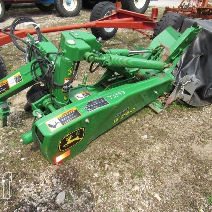 2017 JOHN DEERE R240