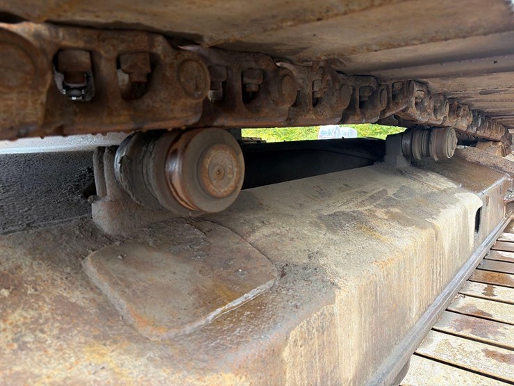 deere-200d-lc-image-10