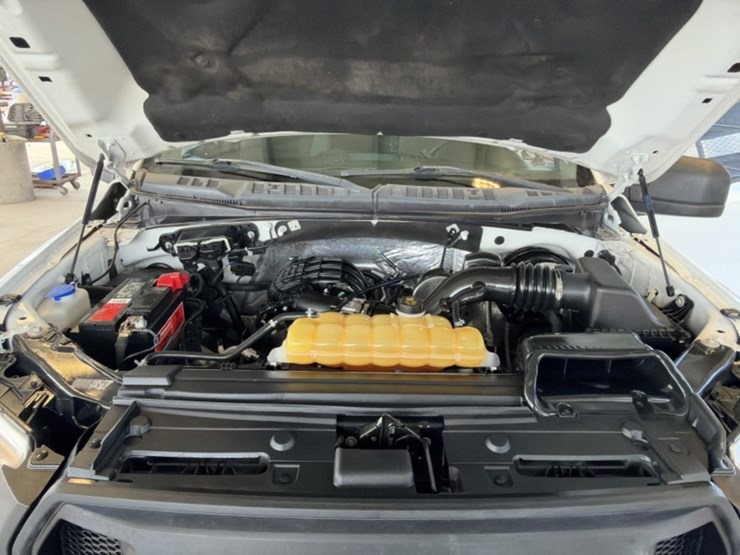 2017-ford-f150-image-12