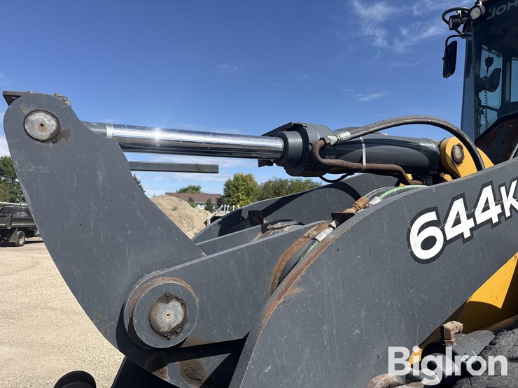 2011-deere-644k-image-17
