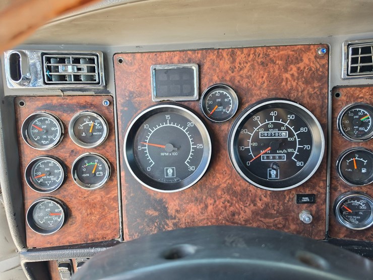 2003-kenworth-w900-image-74