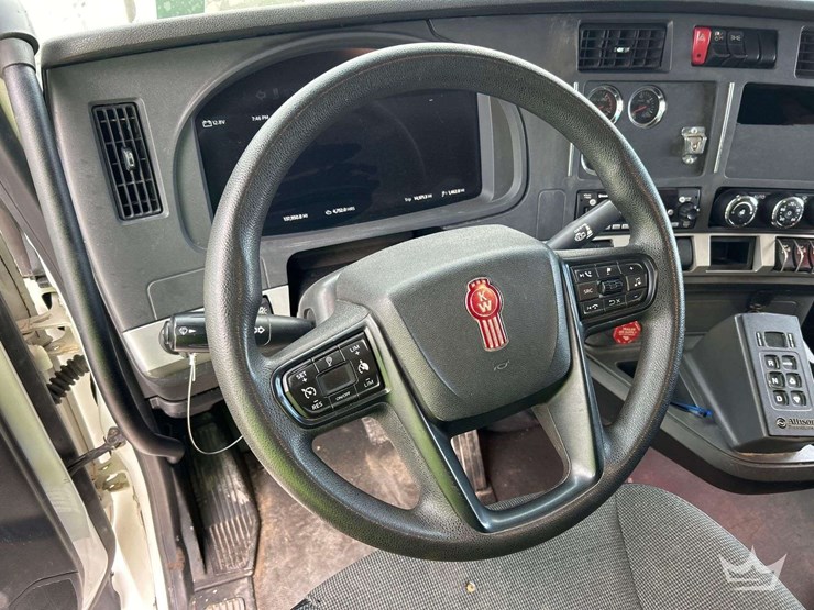 2022-kenworth-t880-image-25