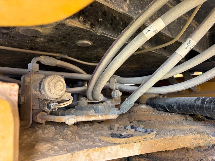2014-caterpillar-972k-image-44
