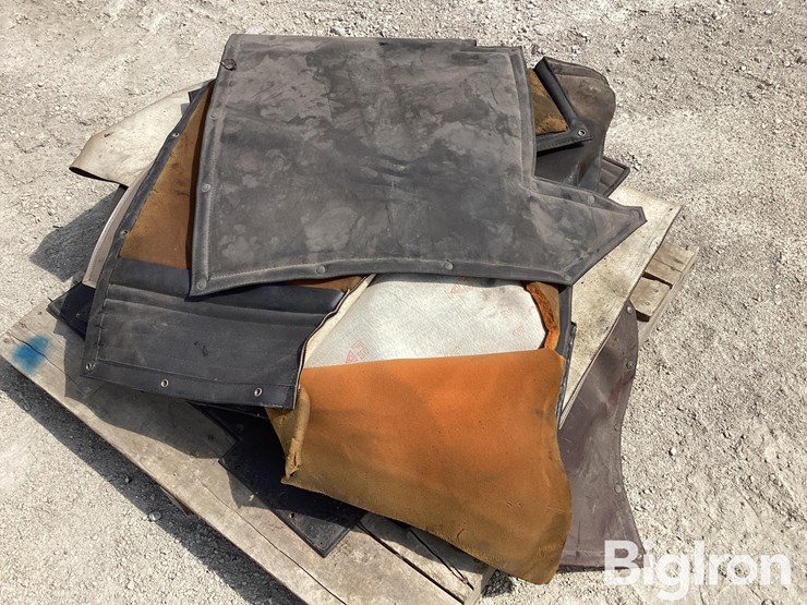 kenworth-cabover-dog-house-cover-&-additional-upholstery-image-1