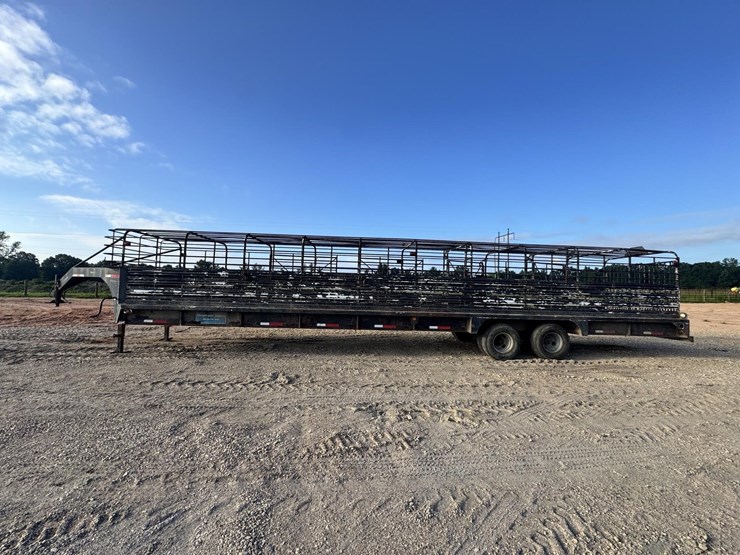 #8738-•-40'-shop-made-stock-trailer-image-4