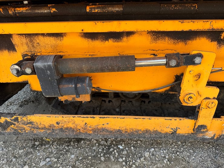 2009-leeboy-l8500t-image-12