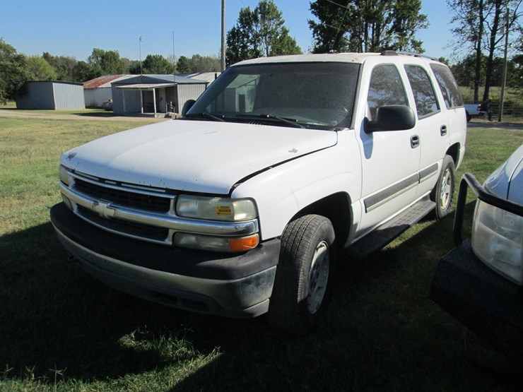 2004-chevrolet-tahoe-image-1