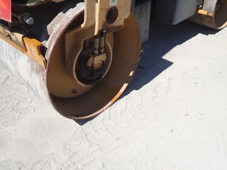 2002-caterpillar-cb-224d-image-8