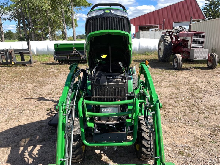 2025-john-deere-2025r-image-41