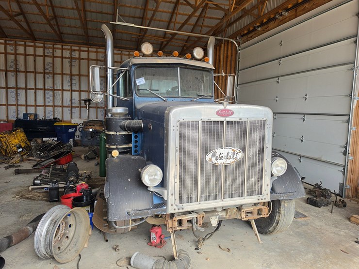 #25275-•-1980-peterbilt-359-day-cab-truck-image-11