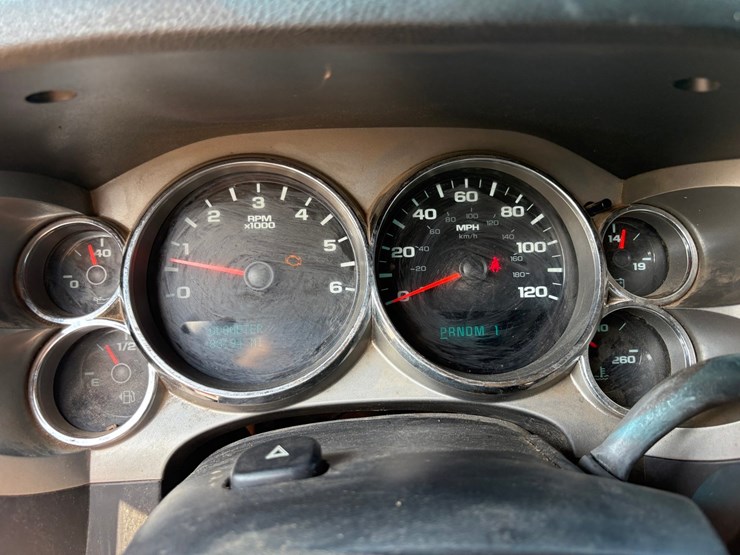 2010-chevrolet-silverado-2500-image-44