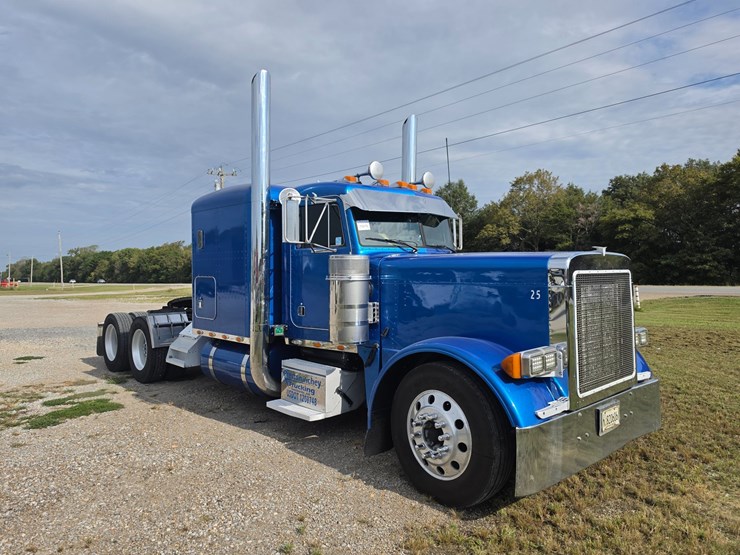 2006-peterbilt-379-image-19