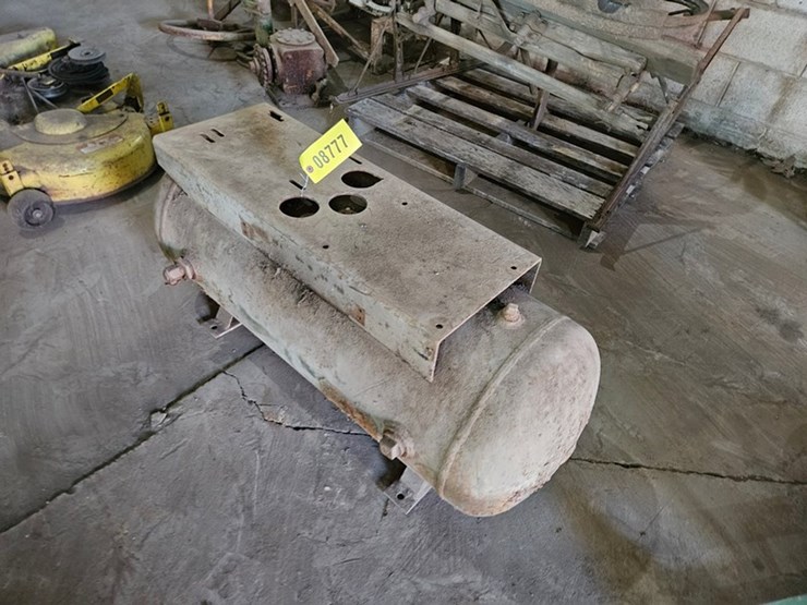 #8777-•-horizontal-air-tank-image-1