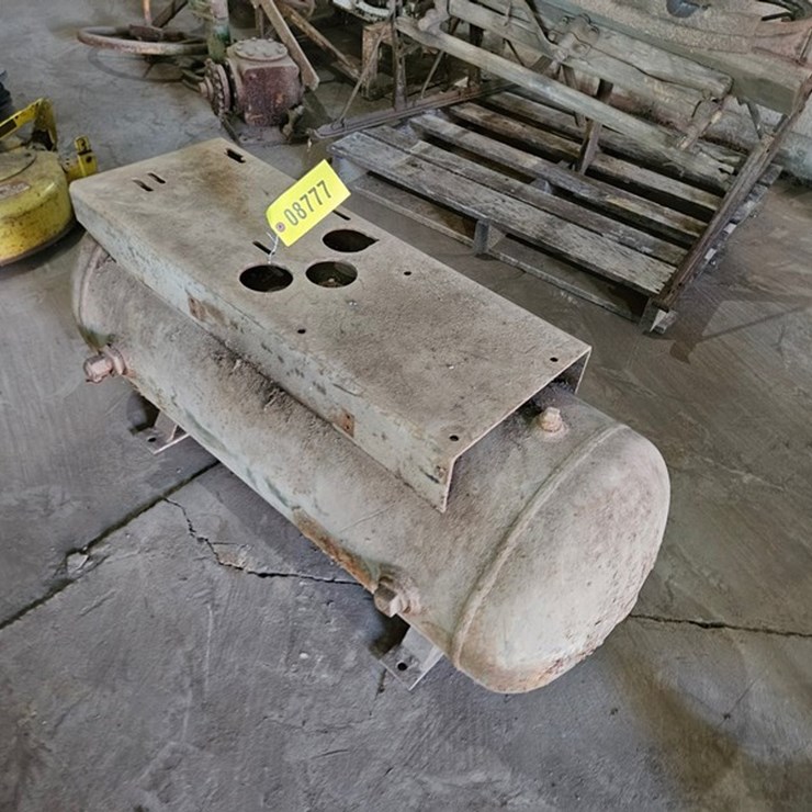 #8777 • Horizontal Air Tank
