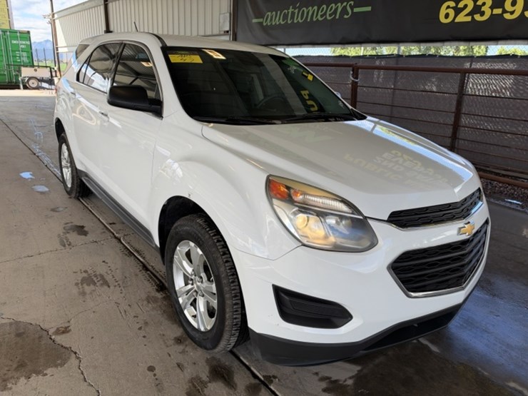 2016-chevrolet-equinox-image-2