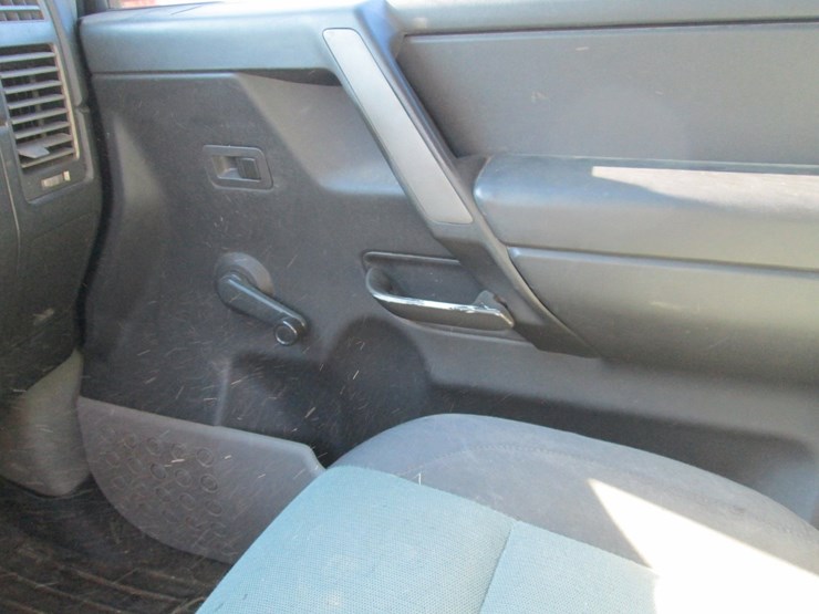 2004-nissan-titan-image-23