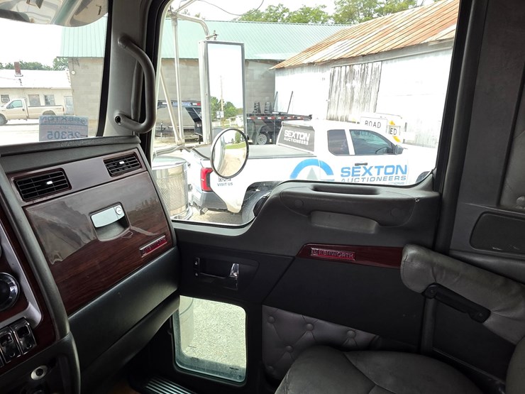 2007-kenworth-w900-image-57