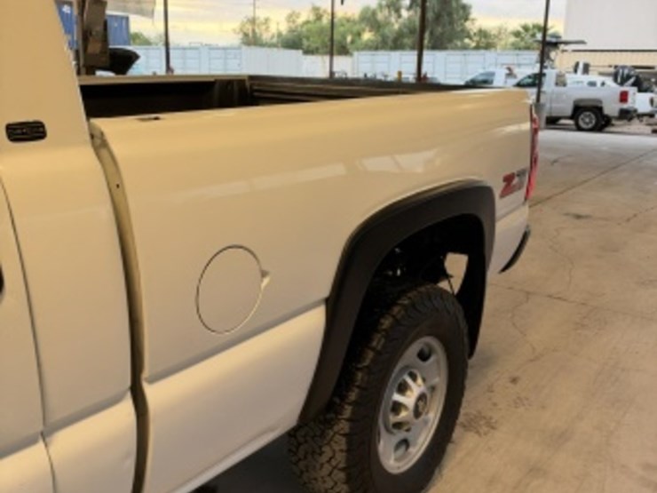2003-chevrolet-silverado-p/u-image-5