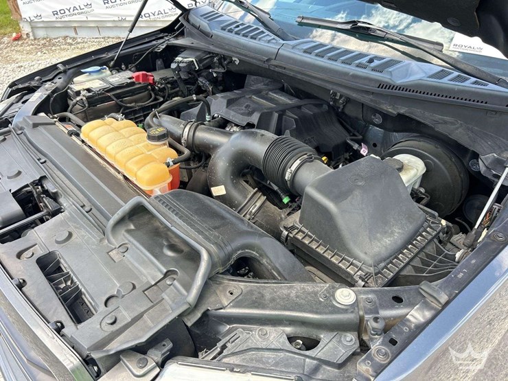 2017-ford-f150-image-13
