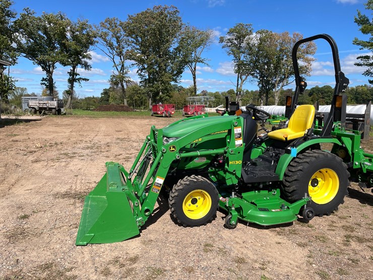 2025-john-deere-2025r-image-1