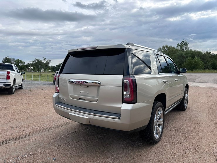 2017-gmc-yukon-image-5