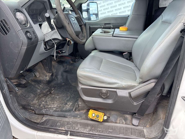 2012-ford-f550-image-11