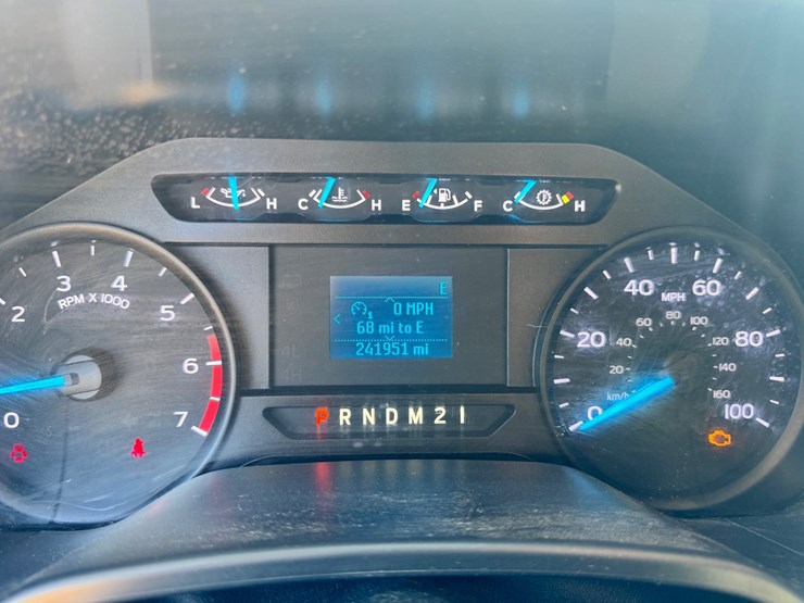 2020-ford-f250-xl-image-18