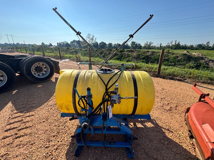 #8175-•-boom-sprayer-200-gallon-image-1