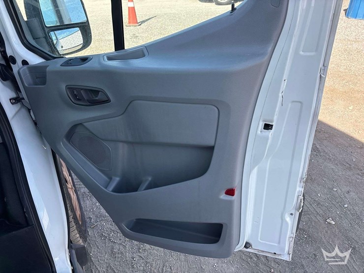 2018-ford-transit-image-23
