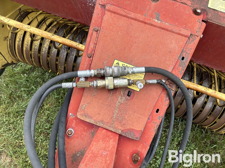 new-holland-851-image-14