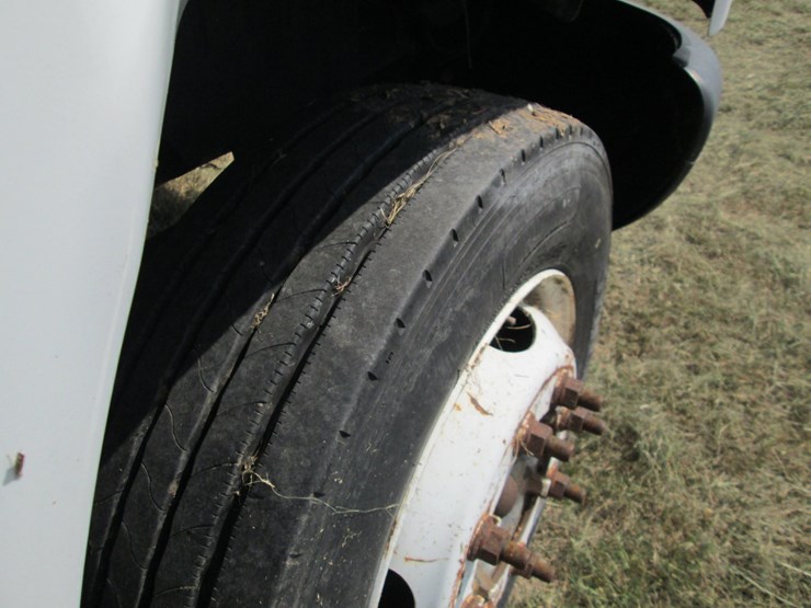 2005-gmc-topkick-c5500-image-13