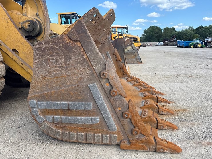 2017-caterpillar-988k-image-11