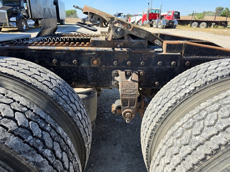 1997-peterbilt-379-image-116