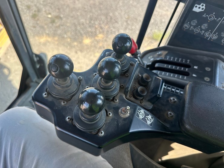 2013-deere-872gp-image-61