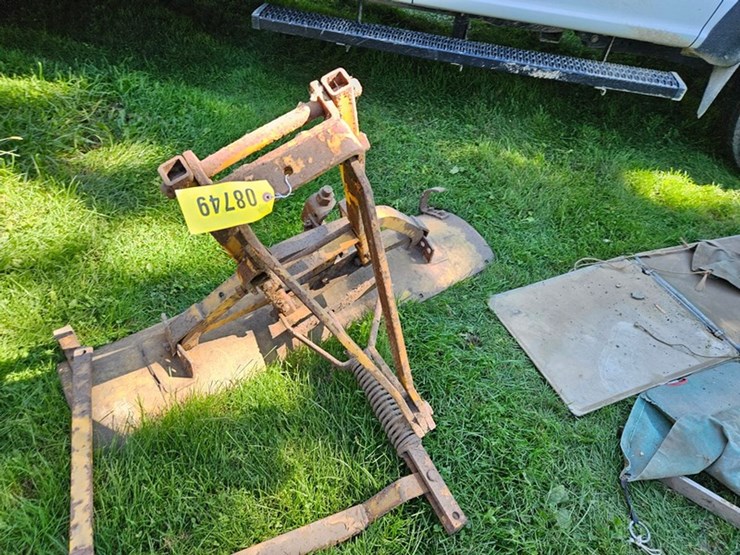 #8749-•-international-cub-front-blade-image-5
