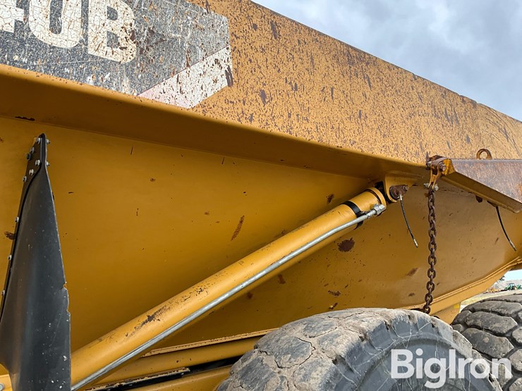 2013-caterpillar-740b-image-16