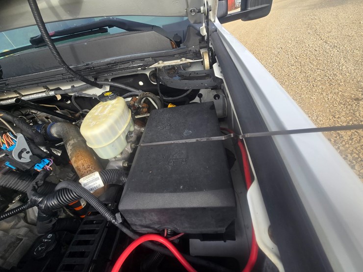2013-gmc-sierra-3500-image-38