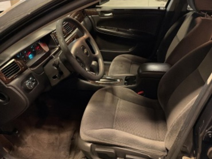 2014-chevrolet-impala-sdn-image-21